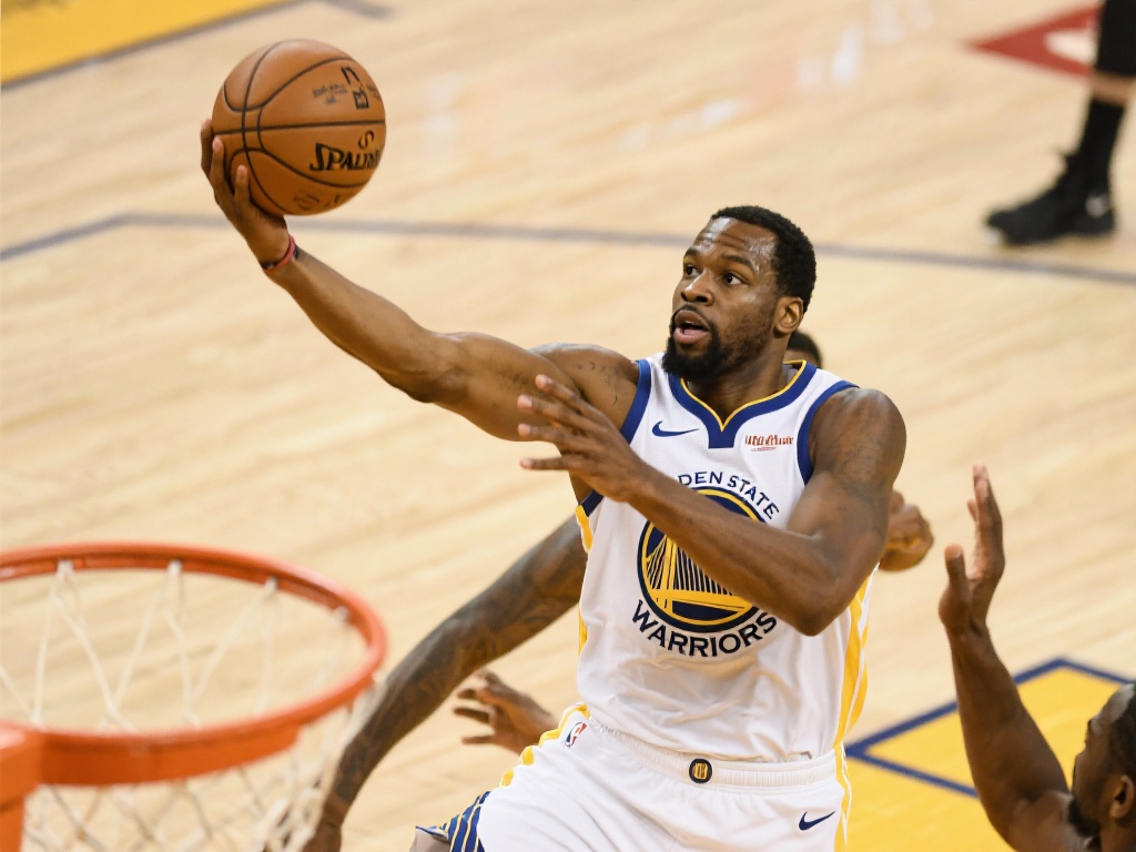 接球后的抛投是一项考验球员手眼协调性和快